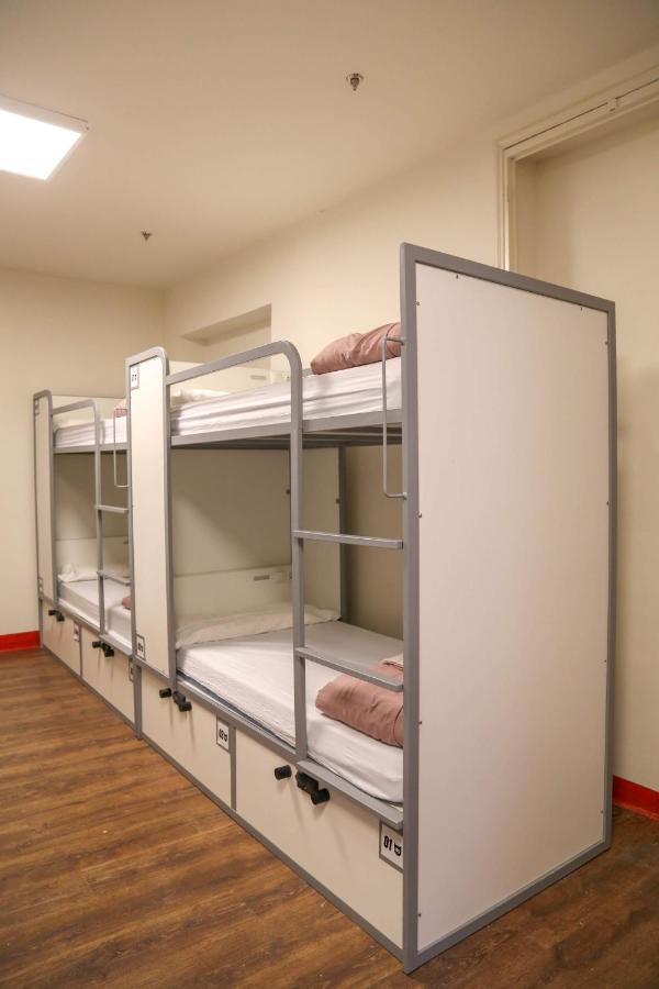 Cats Hostel Madrid Sol Luaran gambar