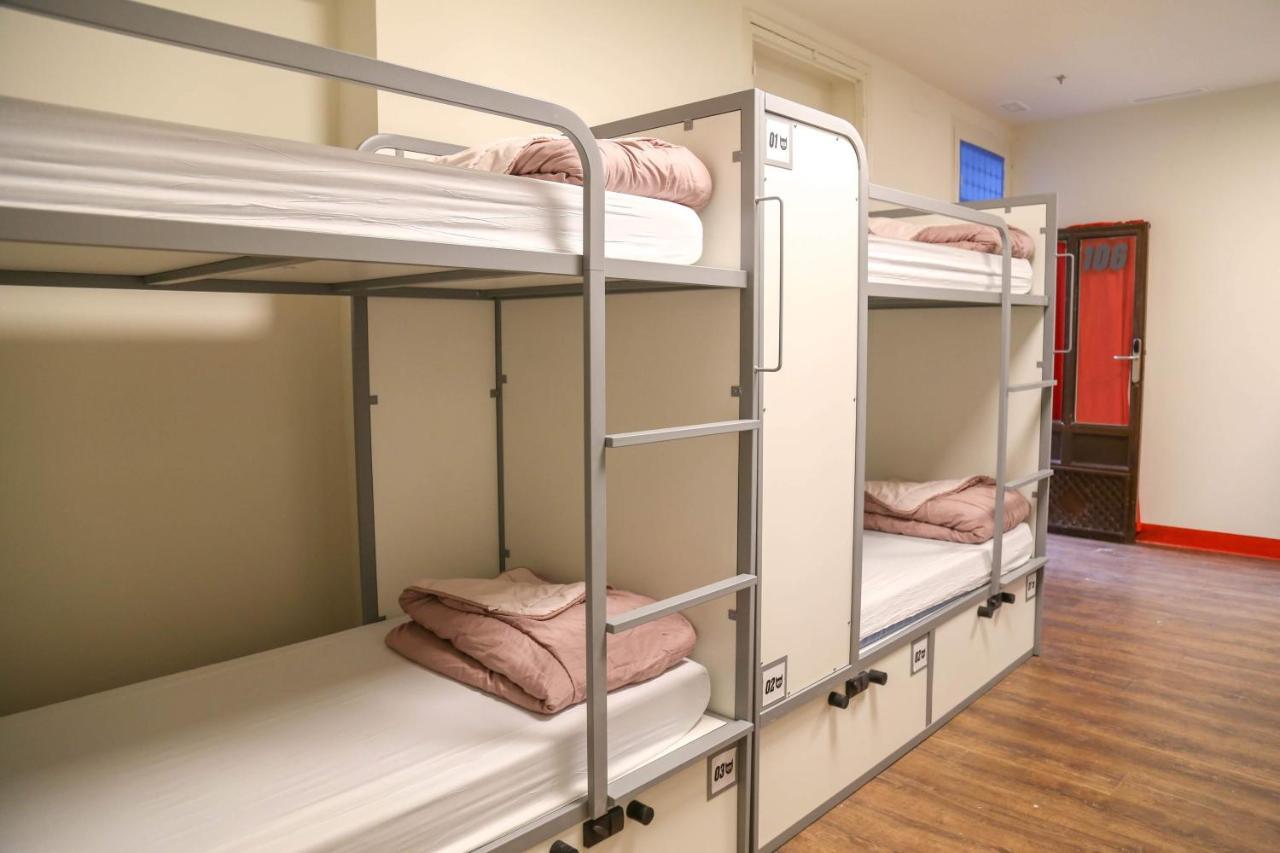 Cats Hostel Madrid Sol Luaran gambar