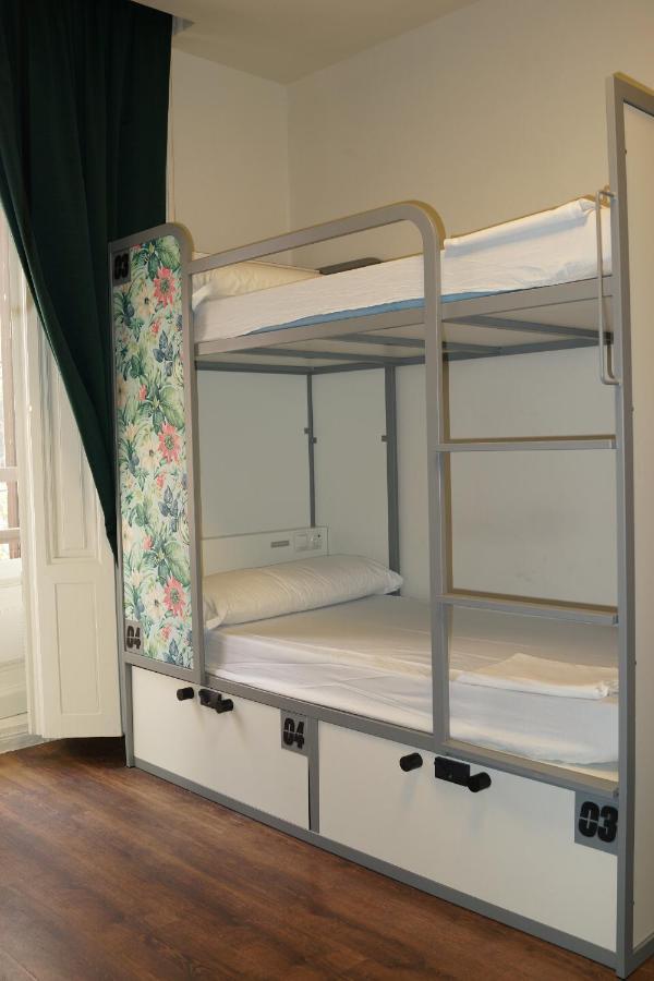Cats Hostel Madrid Sol Luaran gambar
