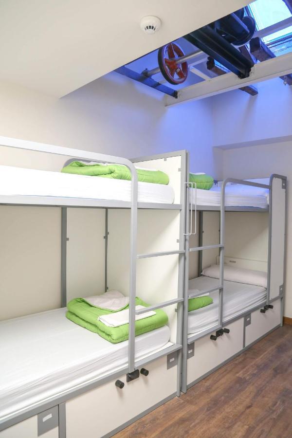 Cats Hostel Madrid Sol Luaran gambar